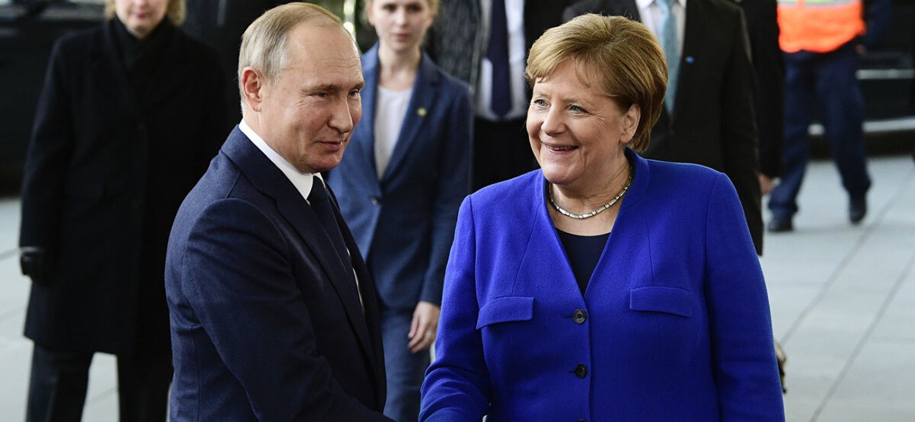 Β.Πούτιν προς Α.Μέρκελ: «Είμαστε ελεύθεροι να μετακινούμε τμήματα των ενόπλων δυνάμεων στην επικράτειά μας»