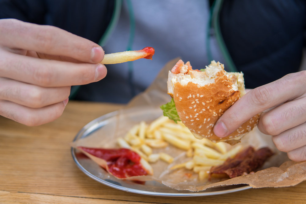 Tσιμπολογάς το βράδυ; – Να από ποιο σύνδρομο πάσχεις