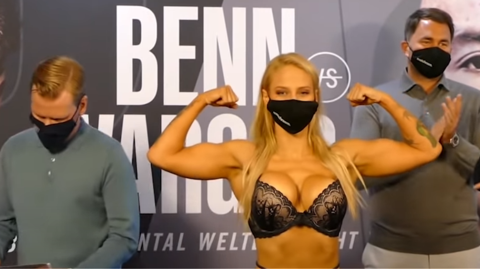 Σάλος για την πυγμάχο που εμφανίστηκε με εσώρουχα στη ζύγιση (βίντεο)