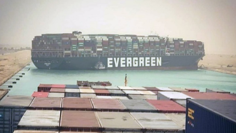 Όταν η Evergreen Marine Corp (πριν προσαράξει στο Σουέζ) είχε γεμίσει έναν ωκεανό… παπάκια! (βίντεο)