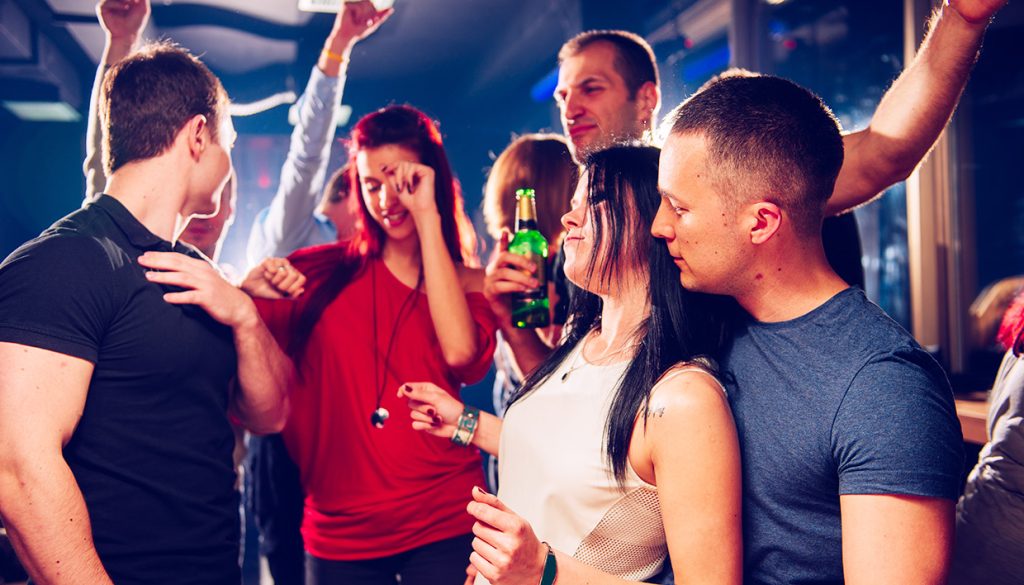 Το πάρτι για 25χρονος στην Θεσσαλονίκη του κόστισε 3.000 ευρώ – Έφοδος της αστυνομίας