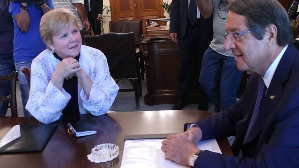 Κυπριακό: Συνάντηση Αναστασιάδη με την ειδική απεσταλμένη του ΟΗΕ ενόψει πενταμερούς