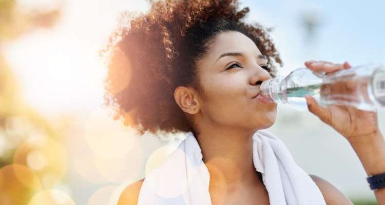 Τρία πράγματα που θα σου συμβούν αν αρχίσεις να πίνεις περισσότερο νερό