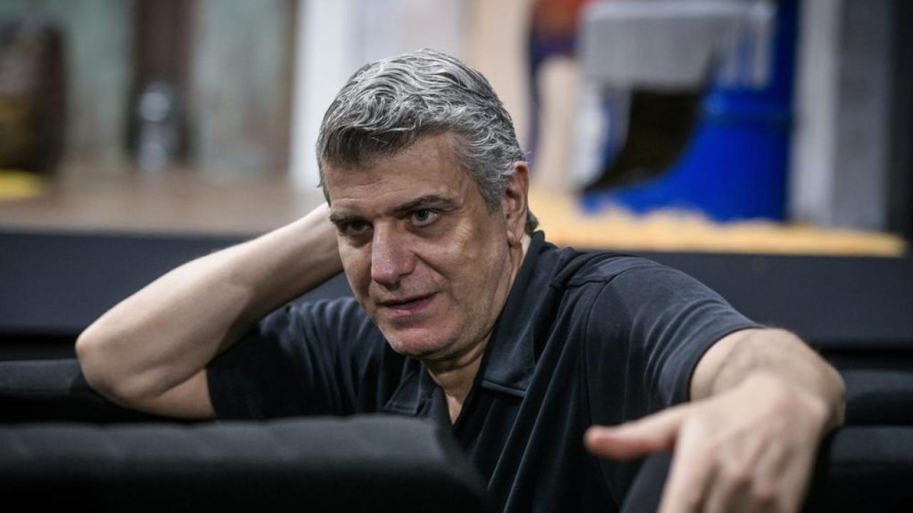 Β.Κυριακίδης: «Δεν μπορούσε κανείς να πει το όνομά μου – Τα άλλα παιδιά με κορόιδευαν»