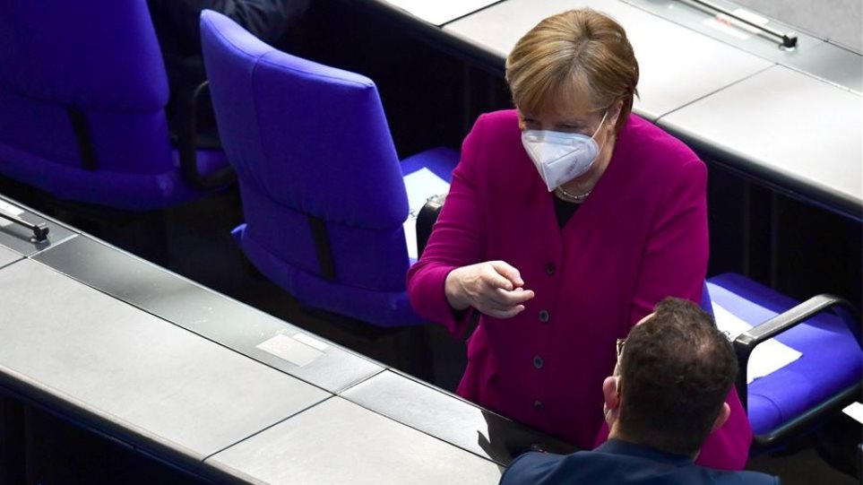 Με αφορμή τον κορωνοϊό η Μέρκελ νέα νομοθεσία: «Να επεμβαίνουμε για τα μεταδιδόμενα νοσήματα»