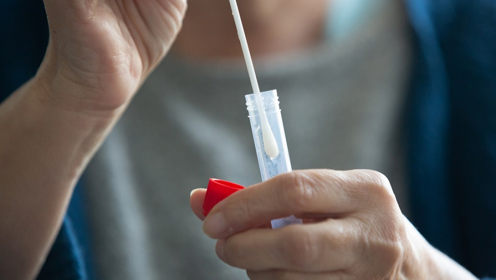 Self tests μέχρι τελικής πτώσης: Αναμένονται σε εργαζόμενους σε λιανεμπόριο και εστίαση