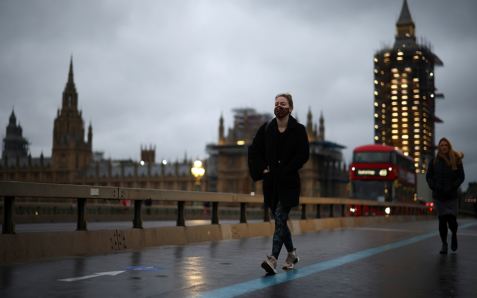 Η «πιο μεταδοτική» βρετανική μετάλλαξη δεν είναι και πιο θανατηφόρα σύμφωνα με δύο νέες μελέτες