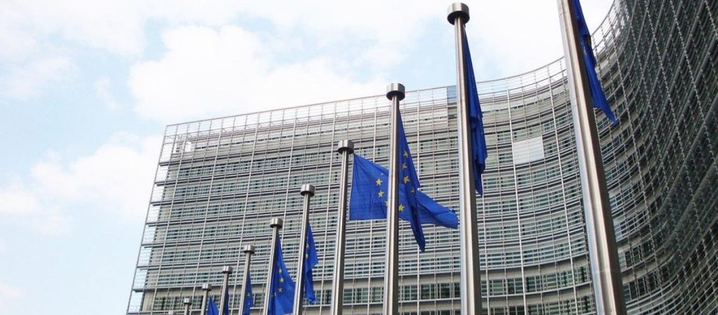 Η Κομισιόν θα γίνει ο μεγαλύτερος εκδότης ομολόγων σε ευρώ