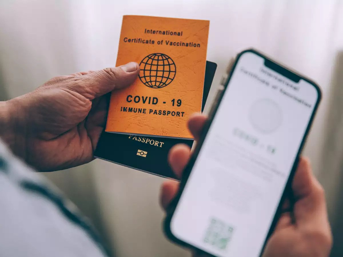 Εργασία μόνο για «ελεγμένους»: Με υποχρεωτικά τεστ θα ανοίξει και η εστίαση – Με «πάσο ελευθερίας» η νέα «κανονικότητα»;