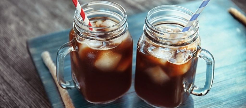 Μεγάλο σφάλμα η χρήση ζάχαρης στα κρύα ροφήματα – Αυτή είναι η λύση
