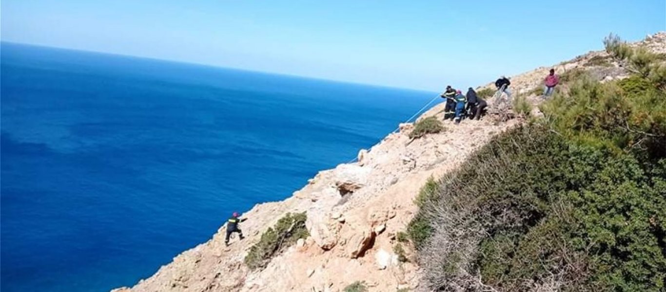 Τροχαίο στη Γαύδο – 40χρονος οδηγός: «Λύθηκε το χειρόφρενο & κυλήσαμε 80 μέτρα»