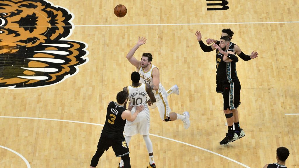 ΝΒΑ: Λ.Ντόντσιτς από άλλο πλανήτη – «Εκτέλεσε» με μαγικό τρόπο το Μέμφις (βίντεο)