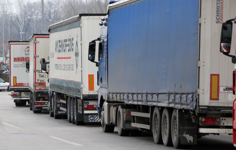 Ρωσικά αντίποινα σε Τούρκους οδηγούς φορτηγών για τη στάση στο θέμα της Ουκρανίας (βίντεο)