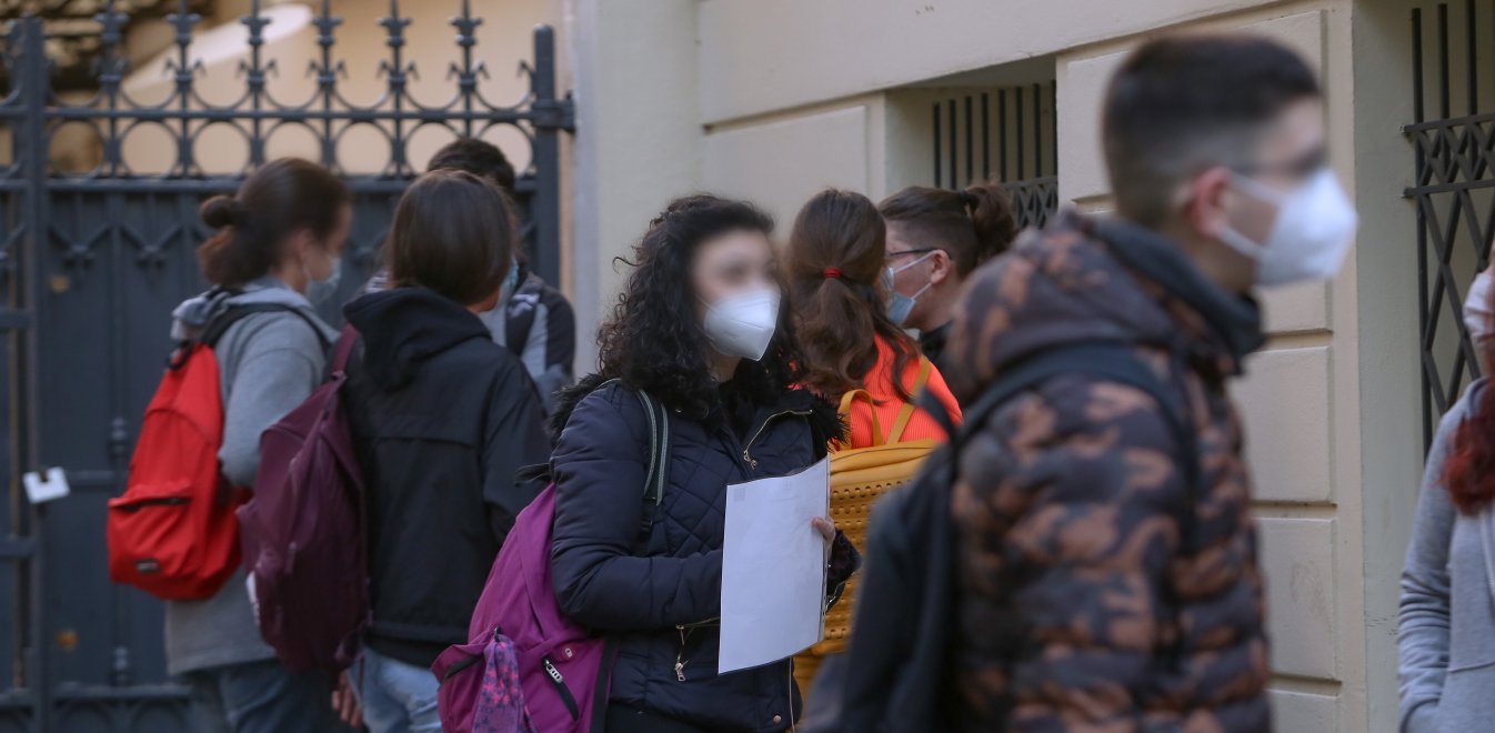 Ηράκλειο: Γονείς κατέθεσαν μηνύσεις για τα sellf tests – «Η μπατονέτα έχει επιβλαβή για τον οργανισμό τους χημικά»