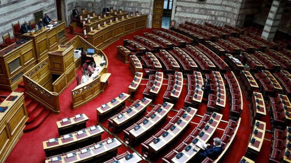 Με ευρεία πλειοψηφία υπερψηφίστηκε το νομοσχεδίο για τη διευκόλυνση άσκησης οικονομικών δραστηριοτήτων