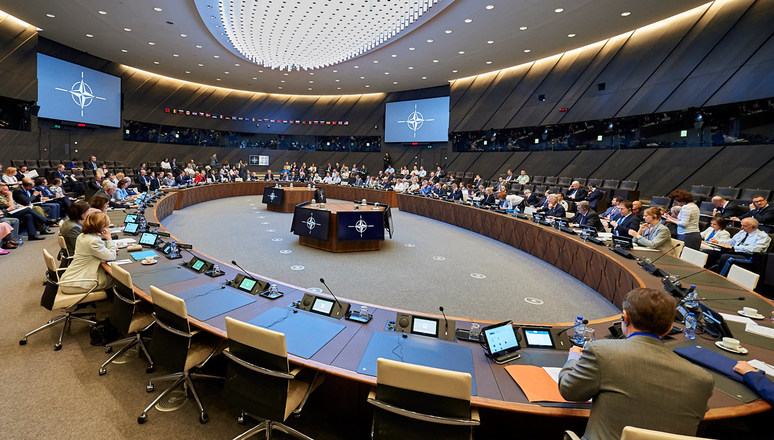 Απειλές ΝΑΤΟ κατά Ρωσίας: «Εμποδίζετε την πρόσβαση στην Αζοφική Θάλασσα – Απελευθερώστε τα ουκρανικά λιμάνια»