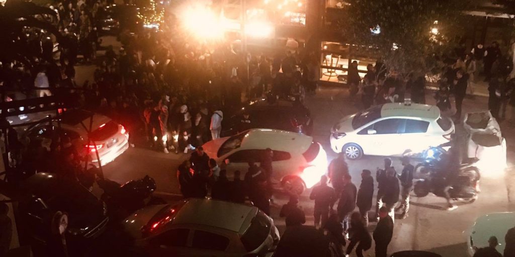 Πλατεία Βαρνάβα: Έστειλαν αστυνομικούς για να εμποδίσουν συναθροίσεις