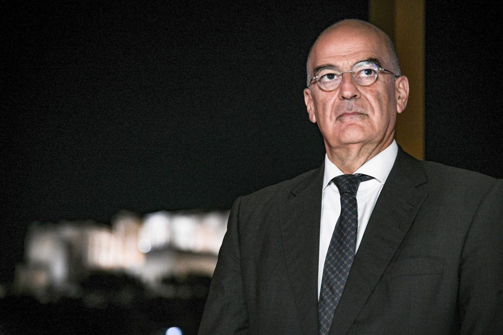 Το σχόλιο της Προεδρικής Φρουράς για… το ύψος του Ν.Δένδια (φωτο)