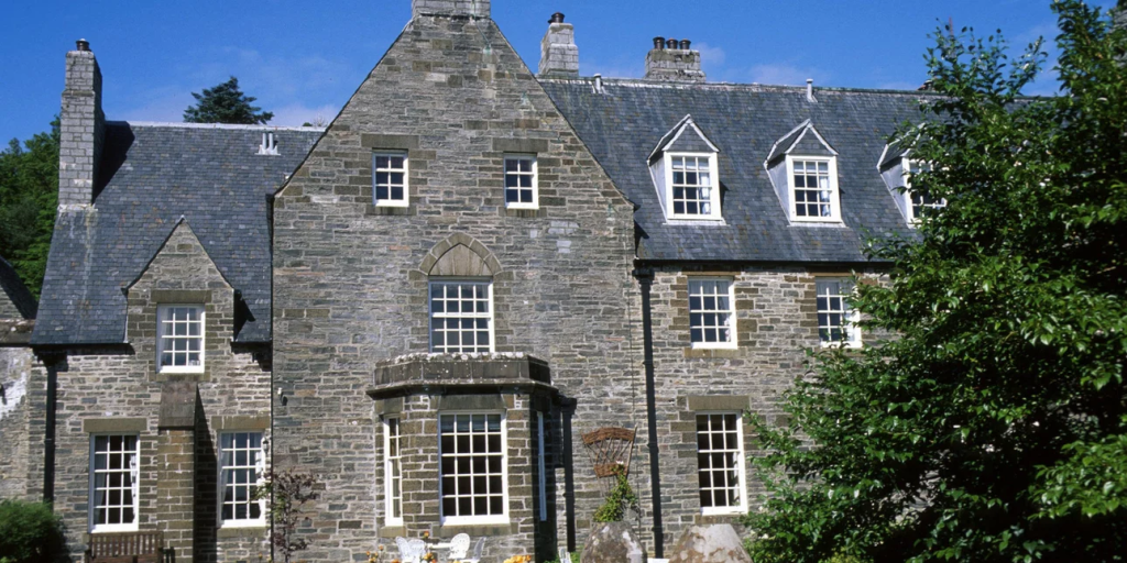 Σκωτία: Για 2,25 εκατ. δολάρια πωλείται το κτίριο όπου εκπαιδεύονταν κατάσκοποι & δολοφόνοι του Β’ ΠΠ (φώτο)