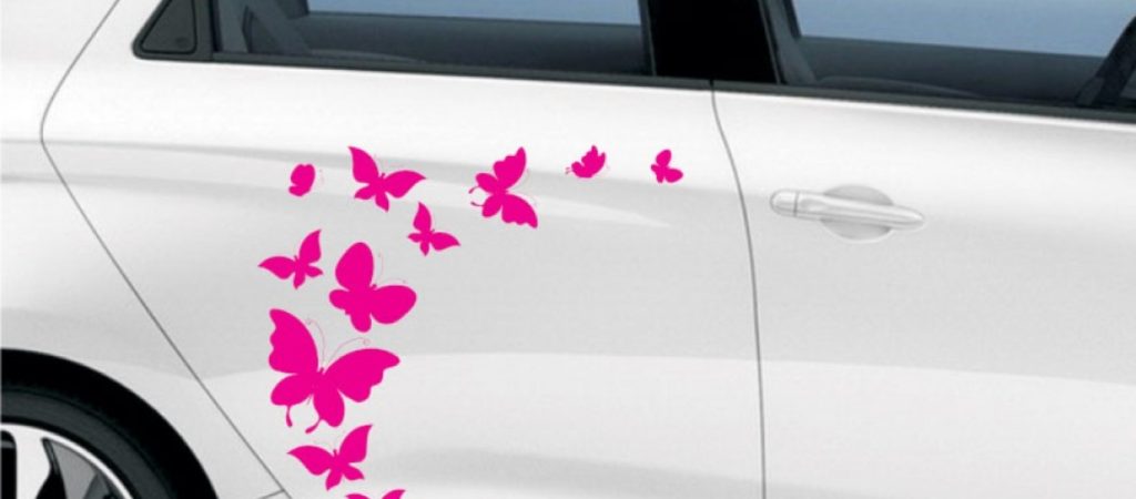 Το μυστικό για να αποχαιρετήσετε για πάντα τα αυτοκόλλητα από το αυτοκίνητό σας