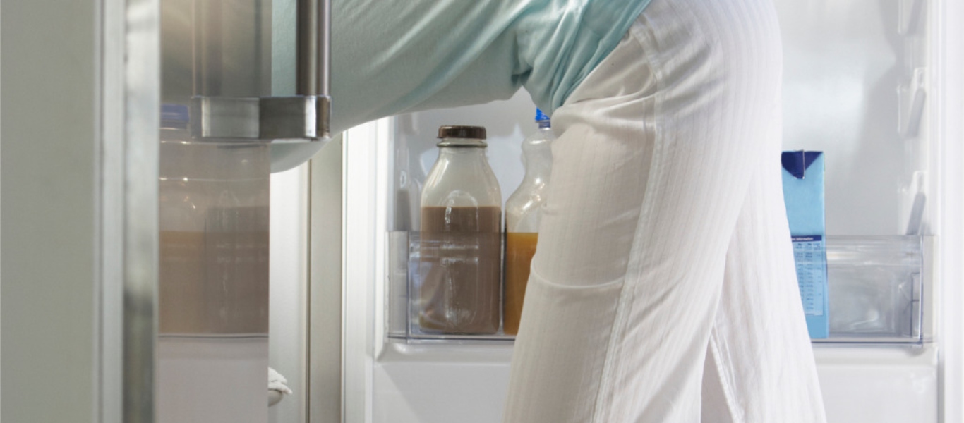 Ακούγεται τρελό αλλά αποδίδει – Τοποθετήστε τα ρούχα σας στο ψυγείο