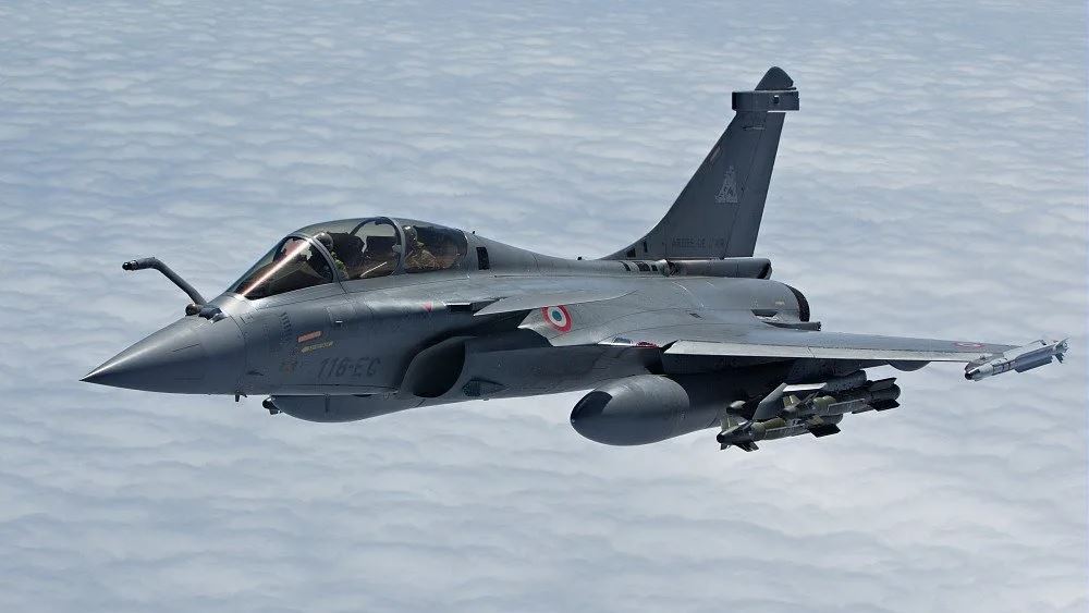 Προμήθεια ακόμα 6 μαχητικών Rafale κόστους 1 δισ. ευρώ για την ΠΑ – Ο ρόλος ζεύγους ολιγαρχών