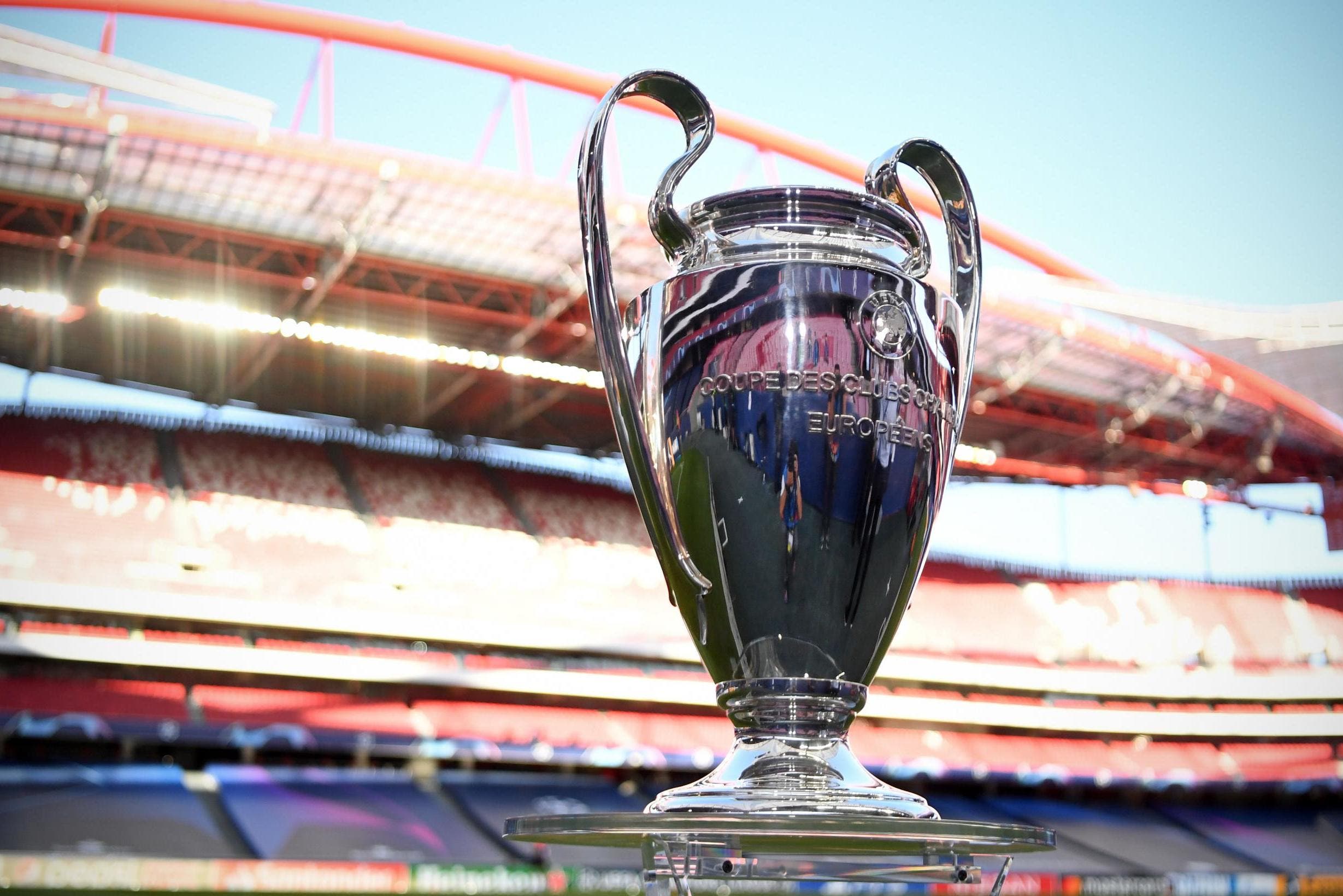 «Κλειστή» λίγκα ετοιμάζουν 12 κορυφαίες ομάδες της Ευρώπης! – Απειλεί η UEFA: «Θα σας αποβάλουμε»