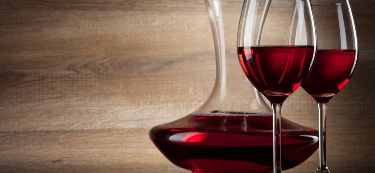 Η μέτρια κατανάλωση κρασιού βοηθά στα προβλήματα που αφορούν τα μάτια