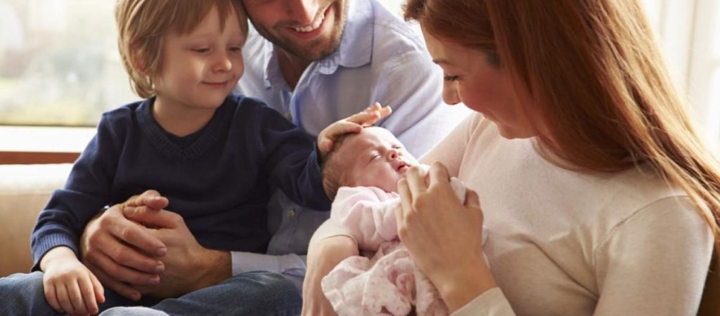 «Έρχονται» αλλαγές στις γονικές άδειες – Αναλυτικά όλα όσα θα ισχύουν