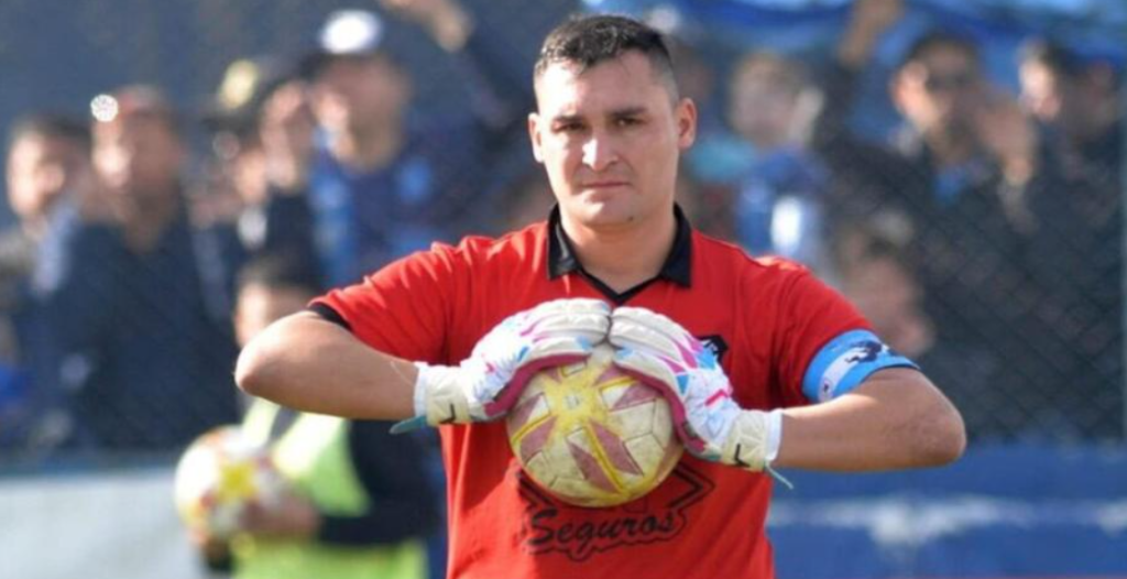 Επική στιγμή σε αγώνα στον Ισημερινό: Toν απέβαλλε επειδή έκανε την… ανάγκη του (βίντεο)