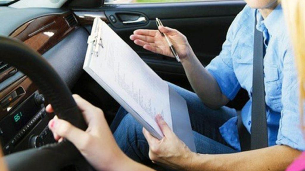 Διευκρινίσεις από το υπ.Μεταφορών για τη λειτουργία των σχολών οδήγησης