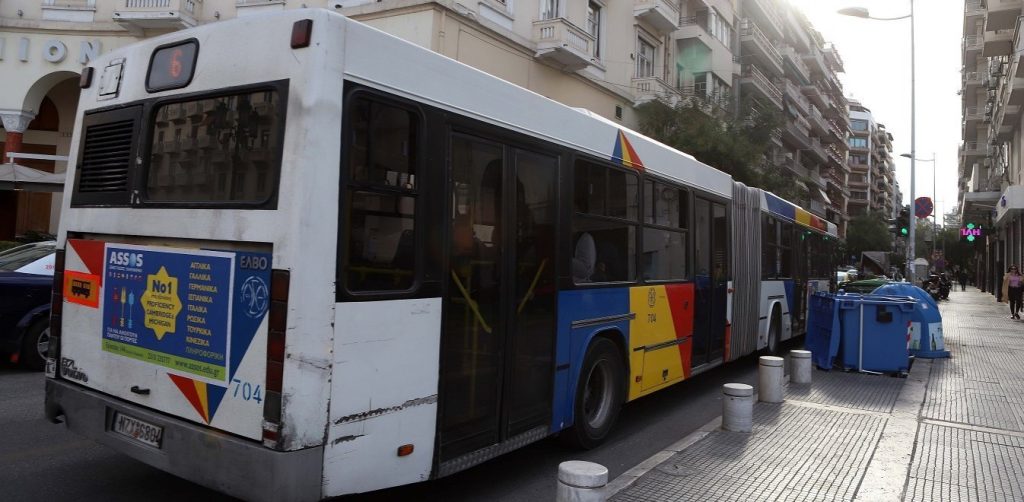 Αστικό λεωφορείο στη Θεσσαλονίκη παρέσυρε & τραυμάτισε πεζό