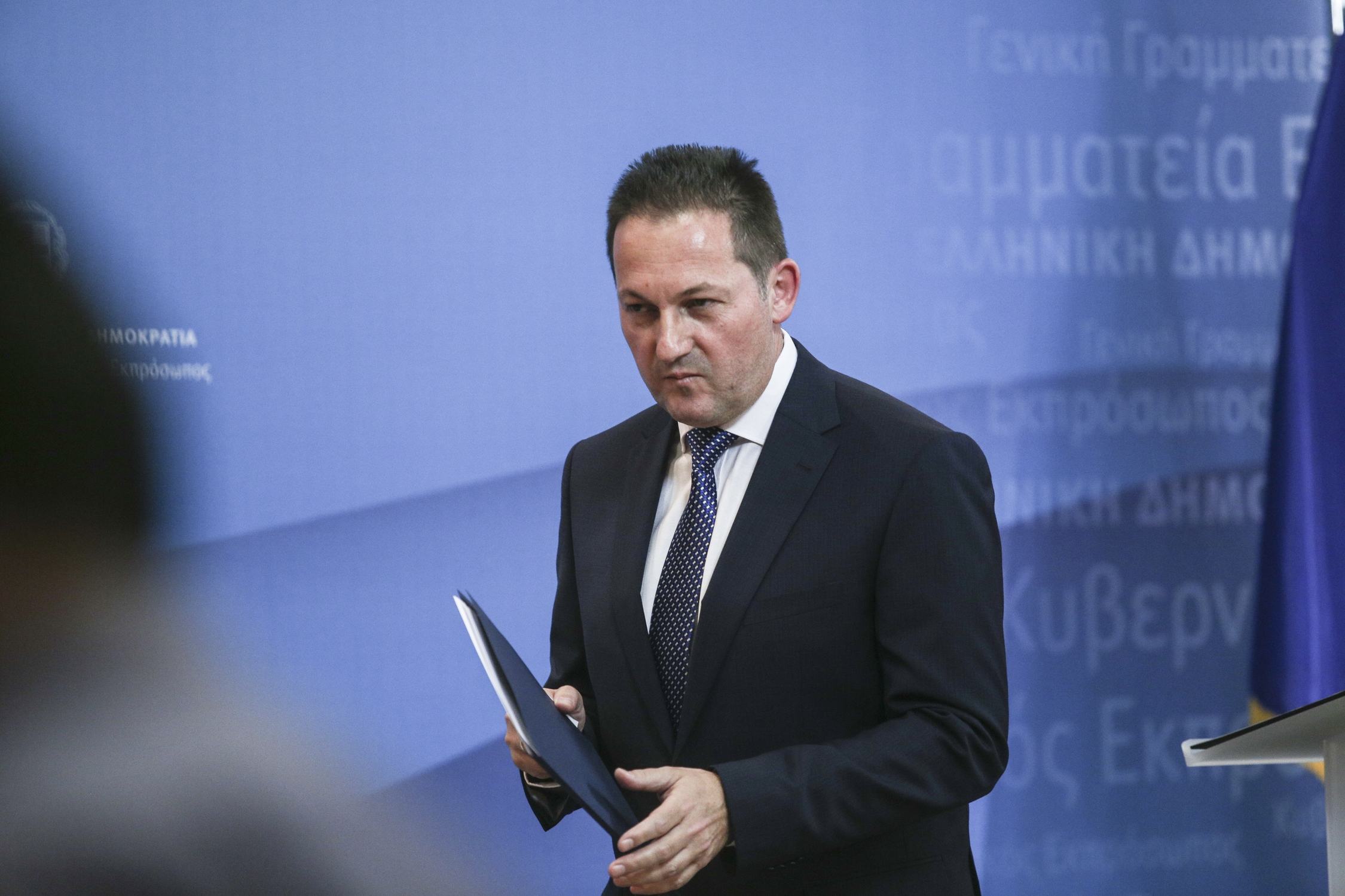 Μοίρασε η Περιφέρεια Αττικής σάπια κρέατα σε απόρους; – Τι καταγγέλλει η αντιπολίτευση και η «αναρμοδιότητα» του Σ.Πέτσα