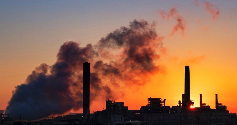 «Καμπανάκι» από την ΙΕΑ:  «Οι εκπομπές διοξειδίου του άνθρακα θα αυξηθούν κατά 5% φέτος»