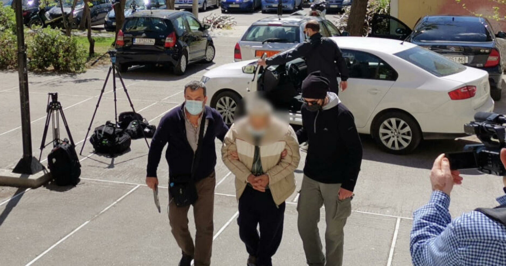 Έγκλημα στο Κορωπί: Ο εισαγγελέας άσκησε δίωξη για ανθρωποκτονία από πρόθεση στον 76χρονο (φώτο) (upd)