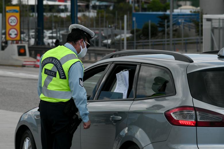 Καθηγητής Τζανάκης: «Επιδημιολογικά είναι καλύτερα η μετακίνηση προς τα χωριά με μέτρα»