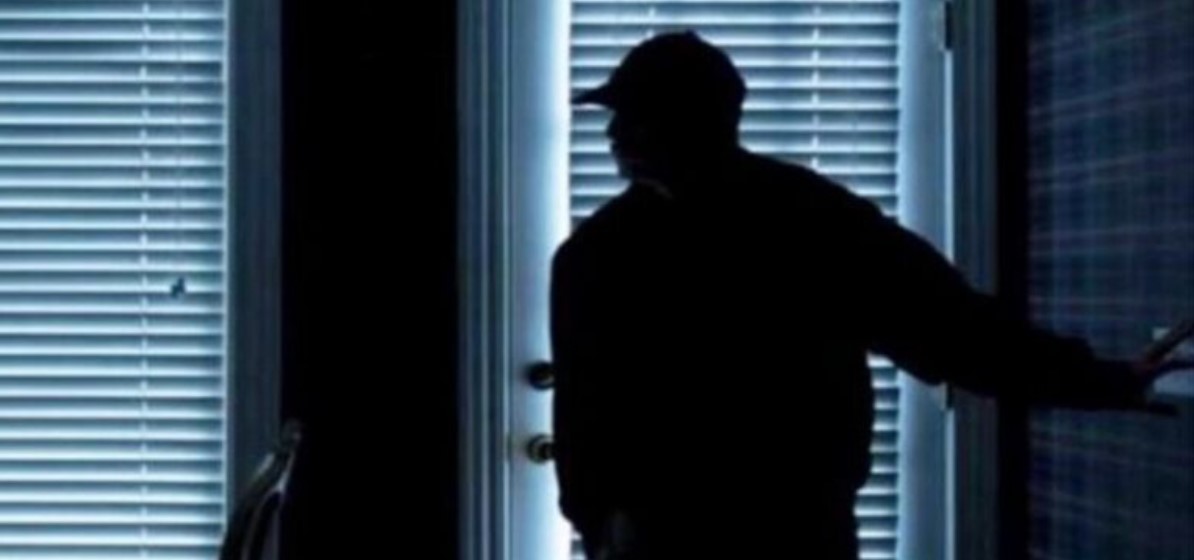 Μπήκε για διάρρηξη αλλά τελικά προτίμησε να δει πορνό – Τον συνέλαβε η αστυνομία