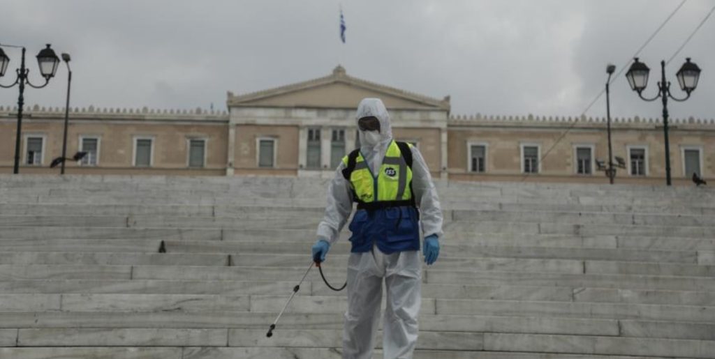 Οι επιδημιολόγοι κρούουν τον κώδωνα του κινδύνου – Φόβοι για έξαρση της πανδημίας