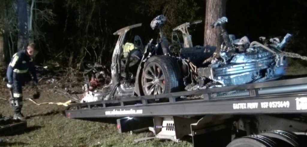 ΗΠΑ: Πολλά τα ερωτηματικά του δυστυχήματος με τον αυτόματο πιλότο του Τesla – Ποια η θέση του Ε.Μασκ (φωτο)