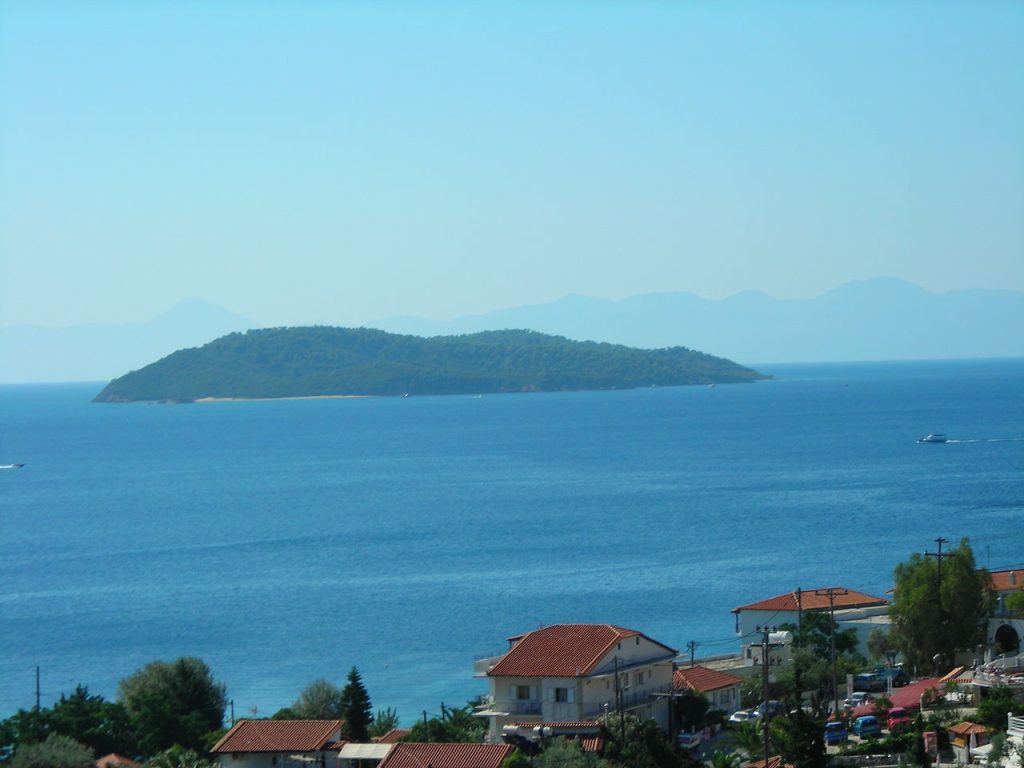 Αυτό είναι το ελληνικό νησί που ήθελαν να αγοράσουν οι Beatles – Τι τους εμπόδισε;