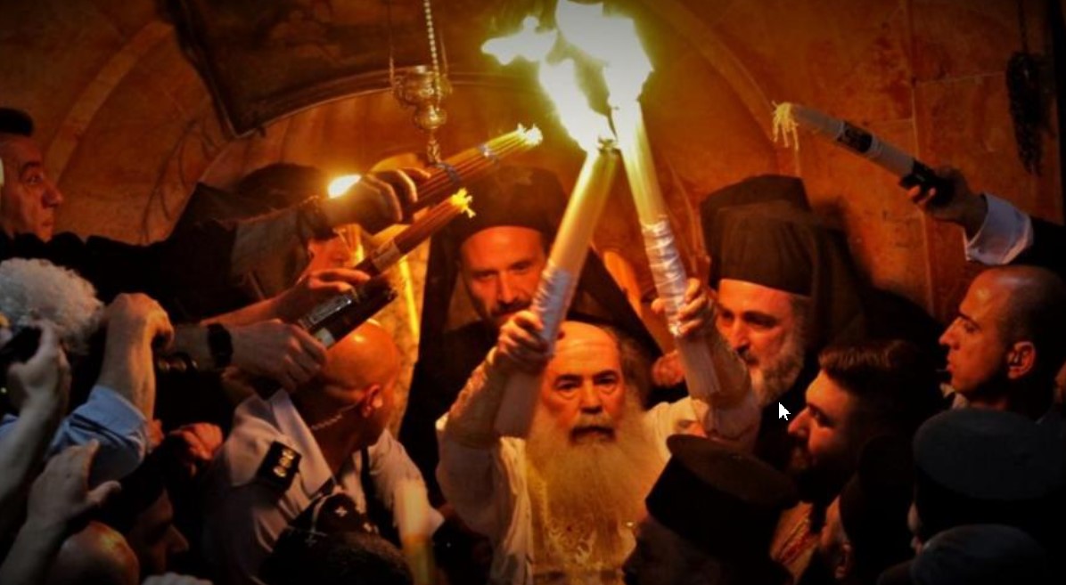 Πάσχα: Ανάσταση χωρίς Άγιο Φως στην πλειοψηφία των Ιερών Ναών – Πότε καταφθάνει στην Ελλάδα