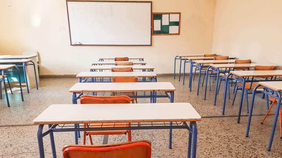 Σχολεία: Γιατί δεν θα δοθούν φέτος προαγωγικές και απολυτήριες εξετάσεις – Παράταση για το σχολικό έτος
