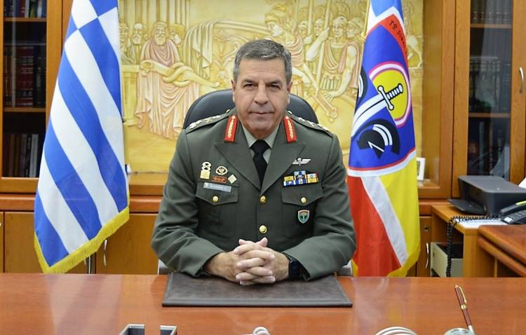 Τηλεδιάσκεψη με τους διοικητές στρατιωτικών σχολών πραγματοποίησε ο αρχηγός ΓΕΣ