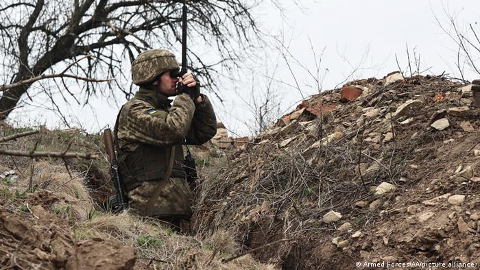 Ο ρωσικός στρατός ξεκίνησε την αποχώρησή του από τα σύνορα της Ουκρανίας