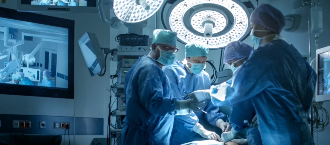 Επιτυχημένη μεταμόσχευση νεφρού από μητέρα στο 14χρονο παιδί της