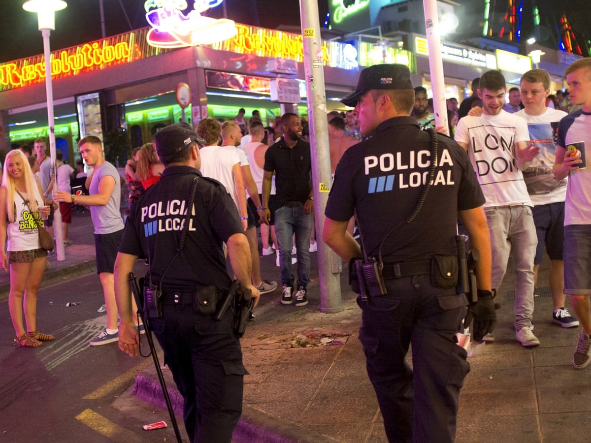 Συνελήφθη άνδρας στη Μαγιόρκα επειδή μόλυνε 22 άτομα – Κυκλοφορούσε χωρίς να περιμένει το τεστ