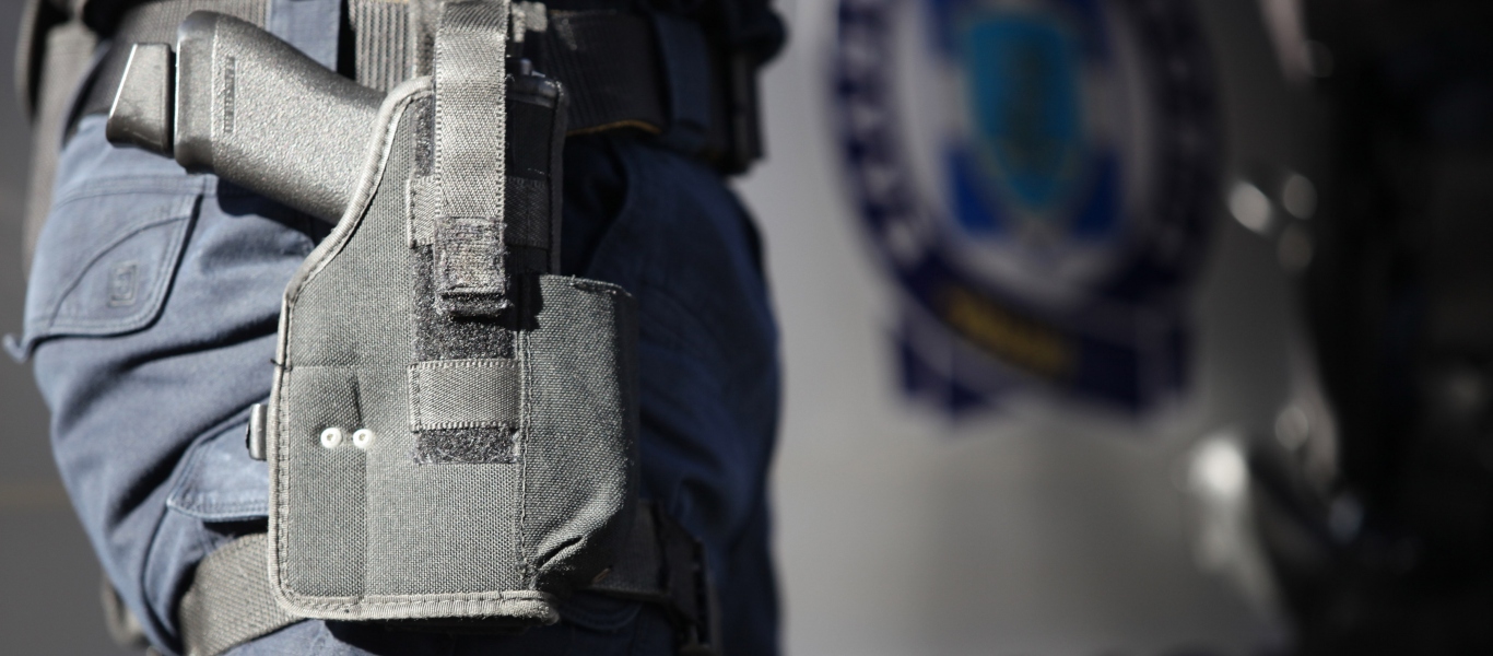 Χανιά: Αστυνομικός αυτοπυροβολήθηκε στο κεφάλι εν ώρα υπηρεσίας – Δίνει μάχη για τη ζωή του
