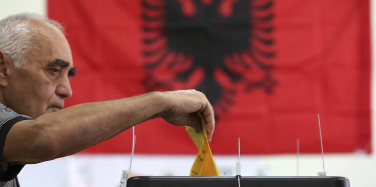 Αλβανία: Έκλεισαν οι κάλπες των εκλογών – Στο 48% η προσέλευση των πολιτών