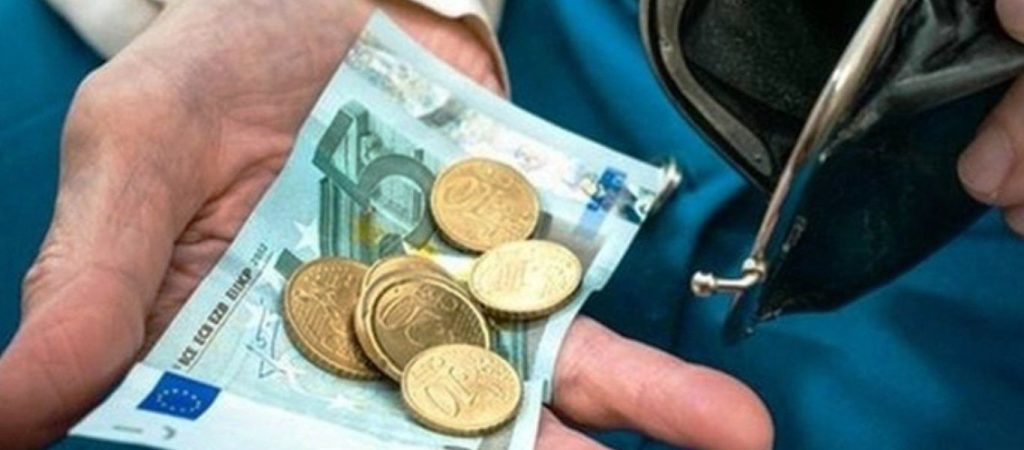 Δικαστήριο διέταξε την επιστροφή του ΕΚΑΣ σε συνταξιούχο – Ανοίγει ο δρόμος και άλλων διεκδικήσεων;