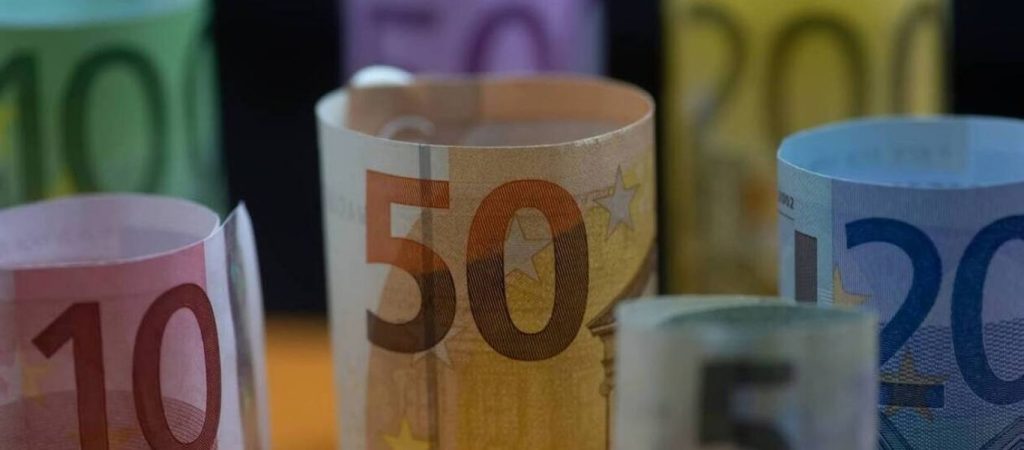 Έρχονται αυξήσεις μισθών στον ιδιωτικό τομέα – Πόσα θα πάρετε